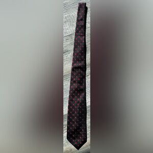 Dior Black and Red Silk Tie with Classic Pattern